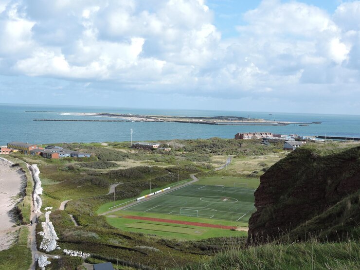 Trearddur Bay Webcam – A Window to the Soul of the Sea