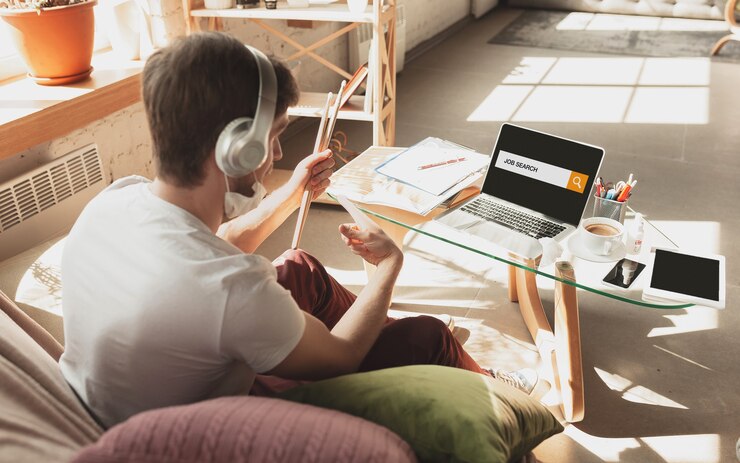 Jovagency Online Academy: A Digital Sanctuary for Dreamers